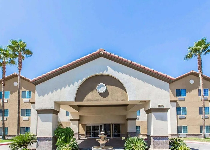 Kid friendly hotel Comfort Suites Bakersfield