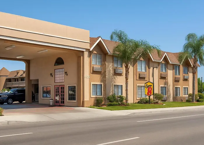 Hot Tub in Room Super 8 By Wyndham Bakersfield South Ca